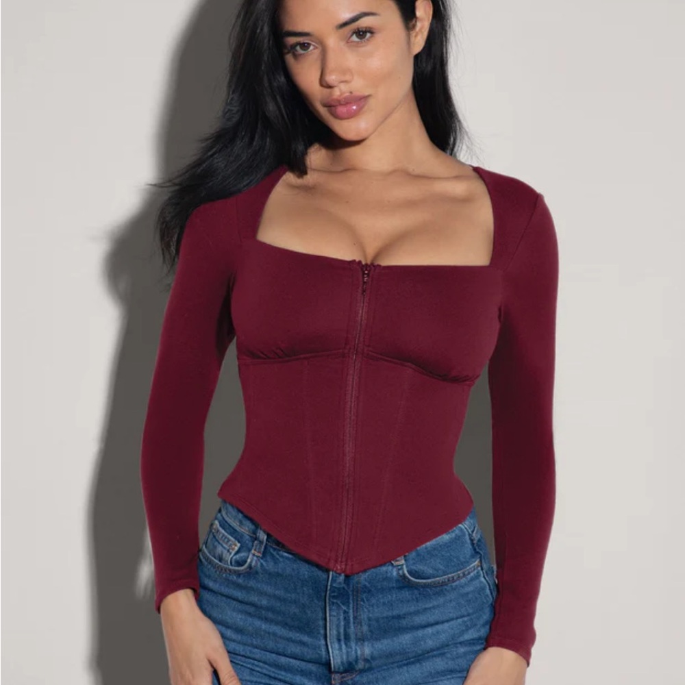 NWT ta3 corsety square neck long sleeve top in dark cherry